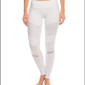 alo yoga leggings